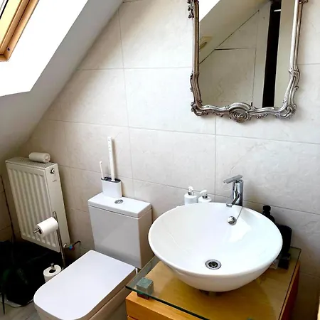 Attic Conversion Apartment Leeds (West Yorkshire)