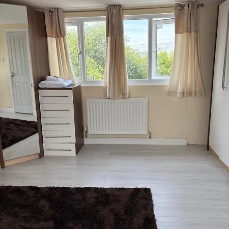 Attic Conversion 公寓 利兹